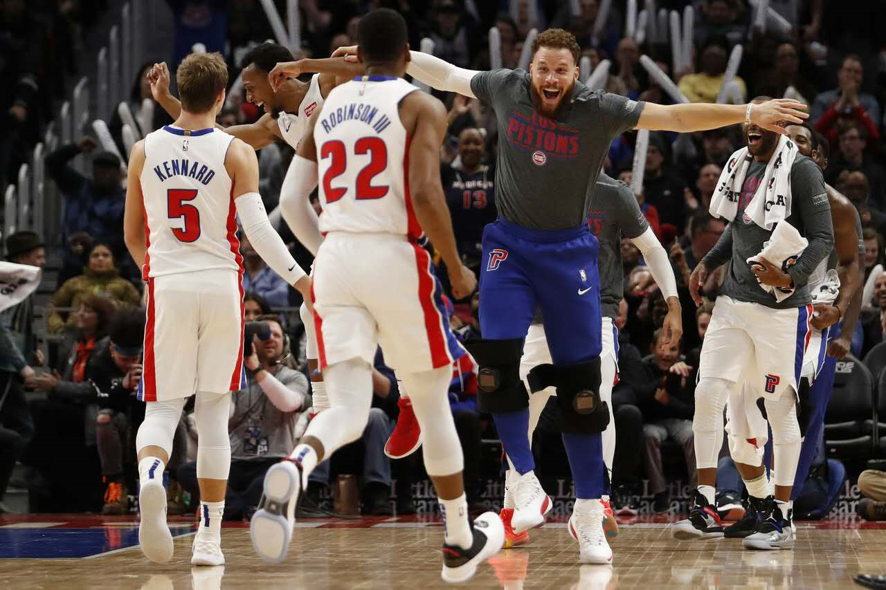 包含克威特球队横扫对手，晋级半决赛的词条