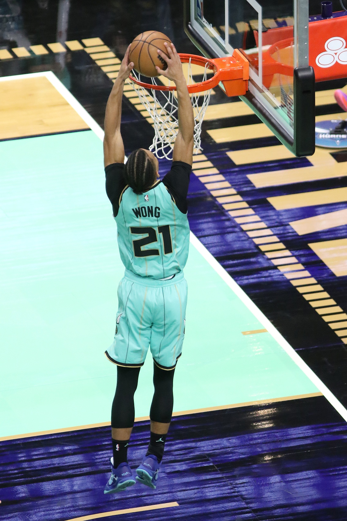 包含黄蜂前锋高效得分,为球队贡献巨大的词条 包含黄蜂前锋高效得分,为球队贡献巨大的词条