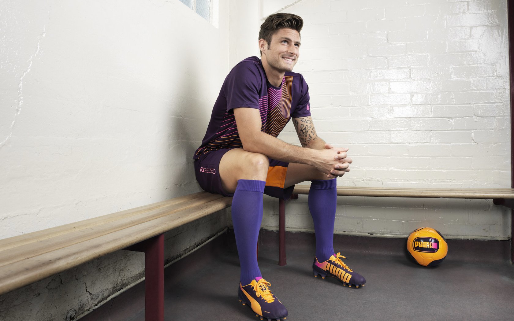 意甲焦点战之夜,拉梅洛关键进球定乾坤,书写绿茵传奇